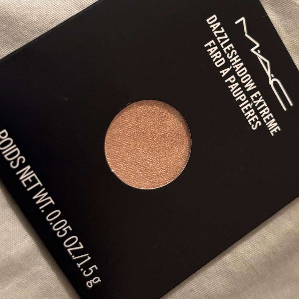 MAC Dazzleshadow Extreme - Yes to Sequins Exteme - Picture 5 of 5